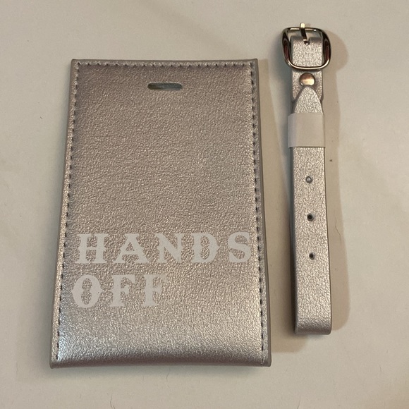 Passport Holder and Bag Tag - Silver - Picture 3 of 3